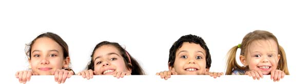 Kinder spielen Zahnarzt